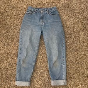 Vintage Levi’s (550s light wash)